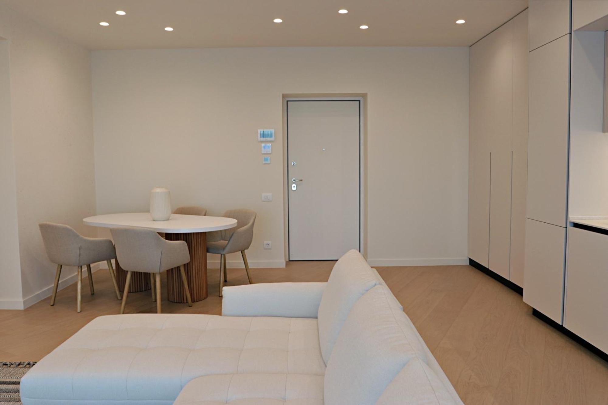 Milky Way I 2 Bedroom Rare Find In Aviatiei Apartament *