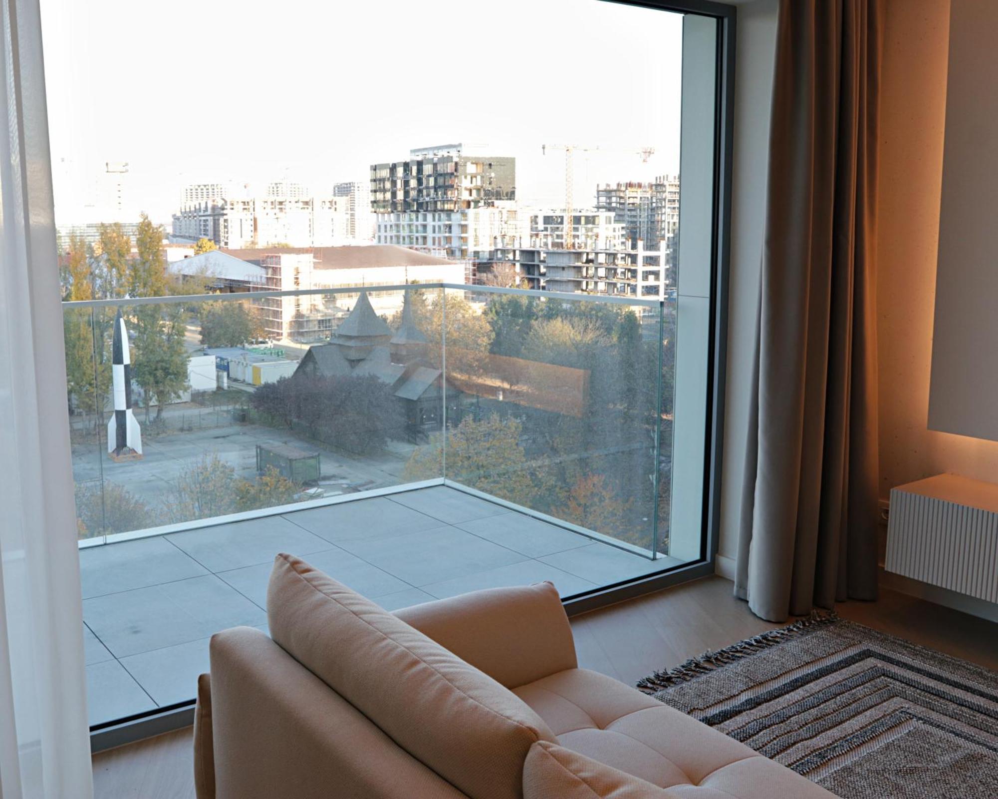Milky Way I 2 Bedroom Rare Find In Aviatiei * Bucureşti